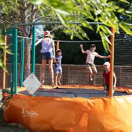 Mobil Confortable Avec Rampe D'acces - 4 Personnes - Api-1-52-921 Camping *