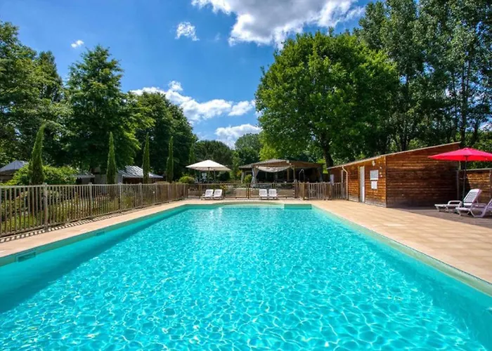 Camping Mobil Confortable Avec Rampe D'acces - 4 Personnes - Api-1-52-921 *