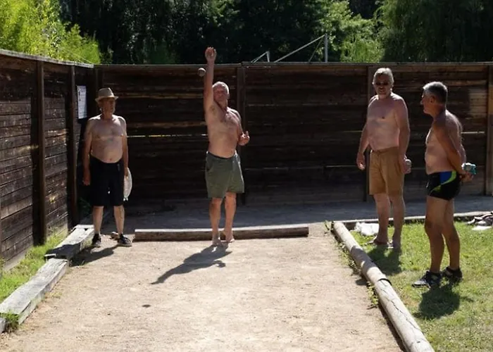 مكان تخييم Mobil Confortable Avec Rampe D'acces - 4 Personnes - Api-1-52-921