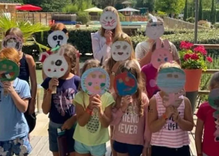 مكان تخييم Mobil Confortable Avec Rampe D'acces - 4 Personnes - Api-1-52-921